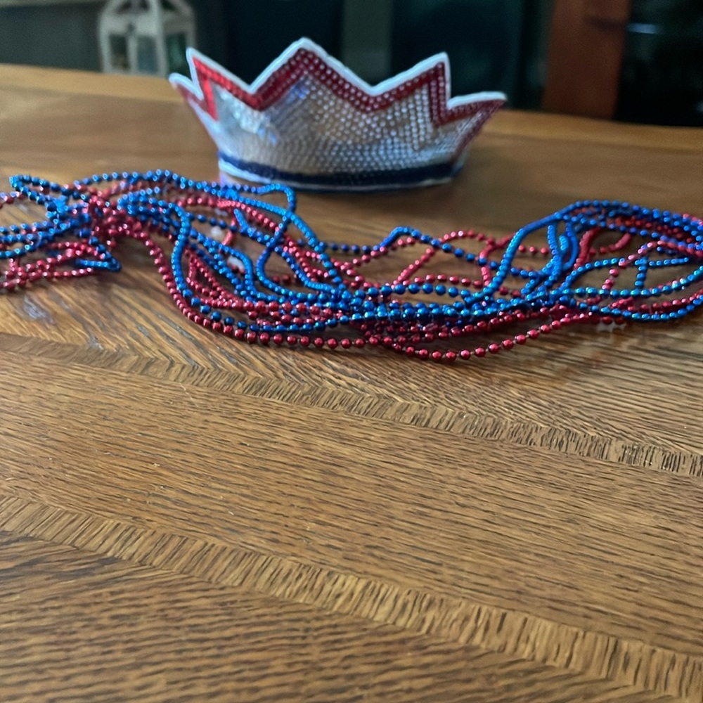 Patriotic headband with 8 necklaces